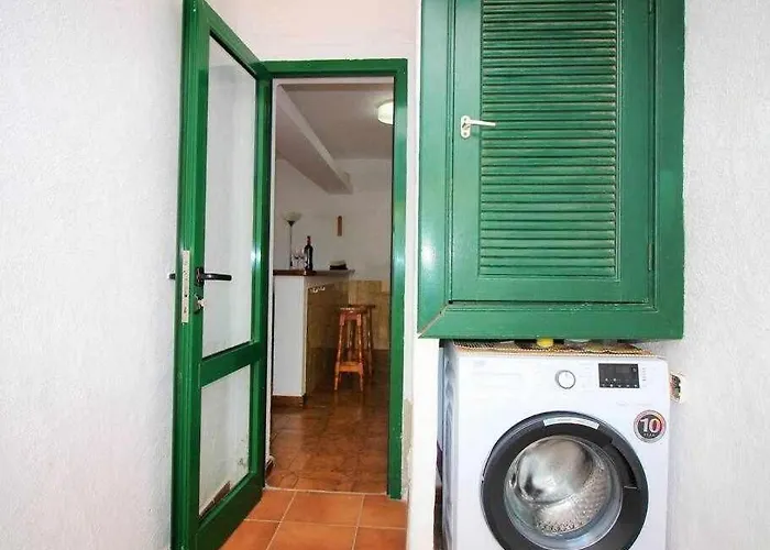 Barbara House . * Costa Teguise